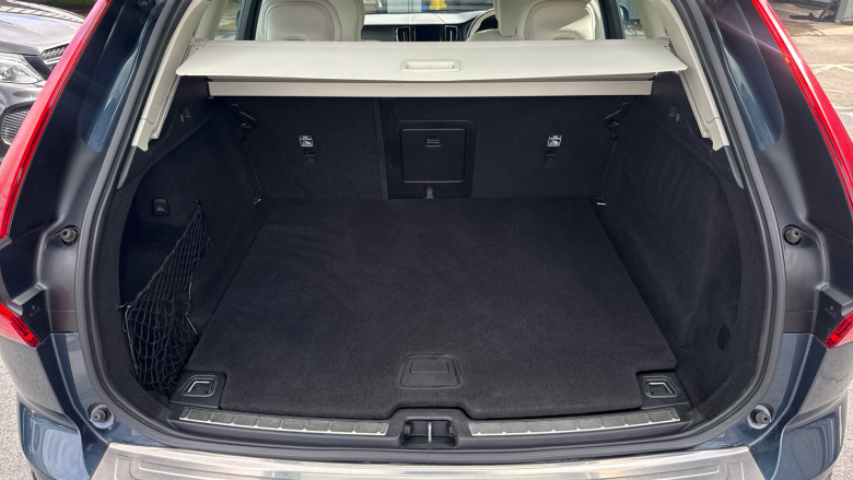 Volvo Xc60 2.0 D4 Momentum 5dr AWD Geartronic Diesel Estate